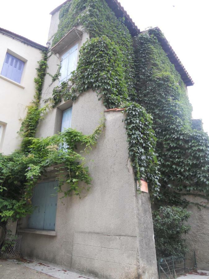 Entre L'Eglise Et La Place Villa Quillan Exterior photo
