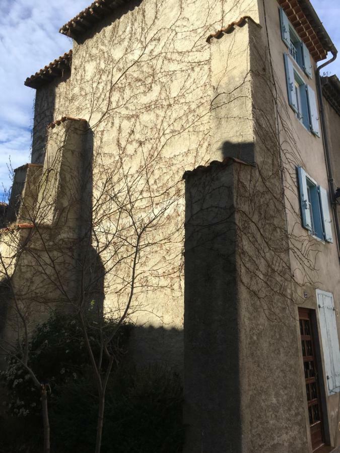 Entre L'Eglise Et La Place Villa Quillan Exterior photo
